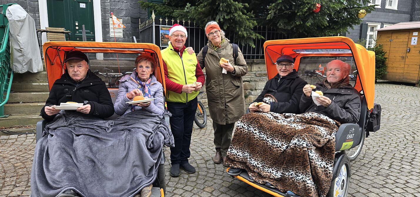 Bernd Lauenroth mit Monika Pahl und Passagieren Bernd Lauenroth mit Monika Pahl und Passagieren