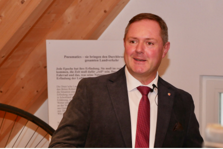 Radaustellung_Obst_Eröffnung Landrat Bernd Obst eröffnet die Ausstellung