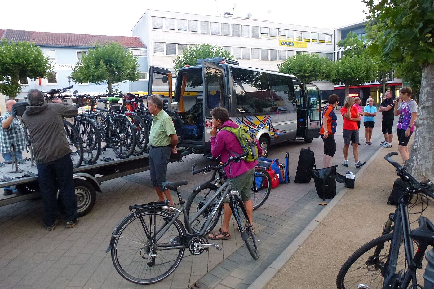 Aufladen der Fahrräder in Groß-Gerau