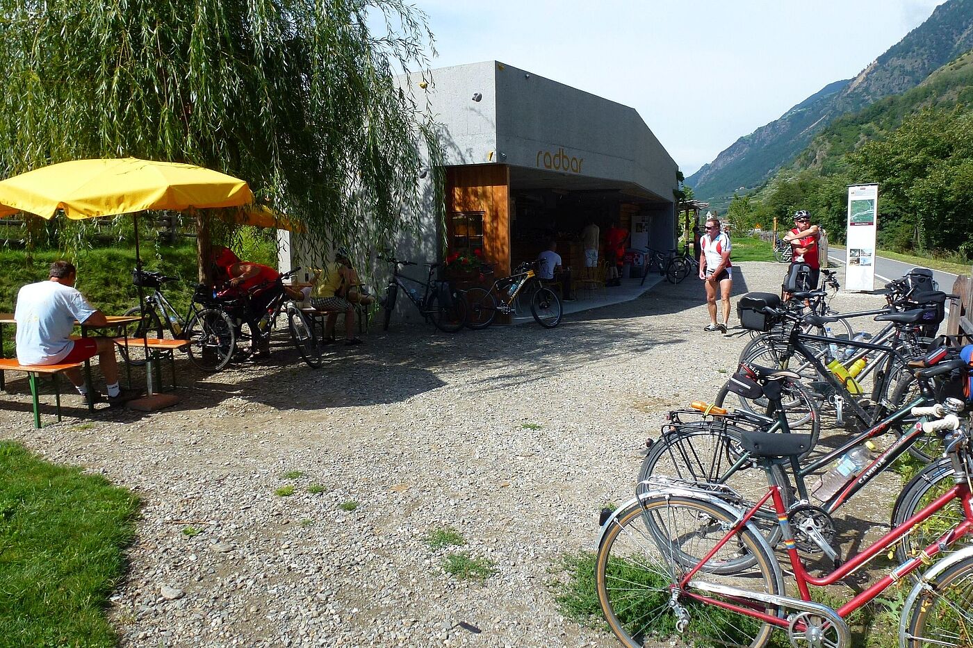 kurze Rast direkt am Radweg