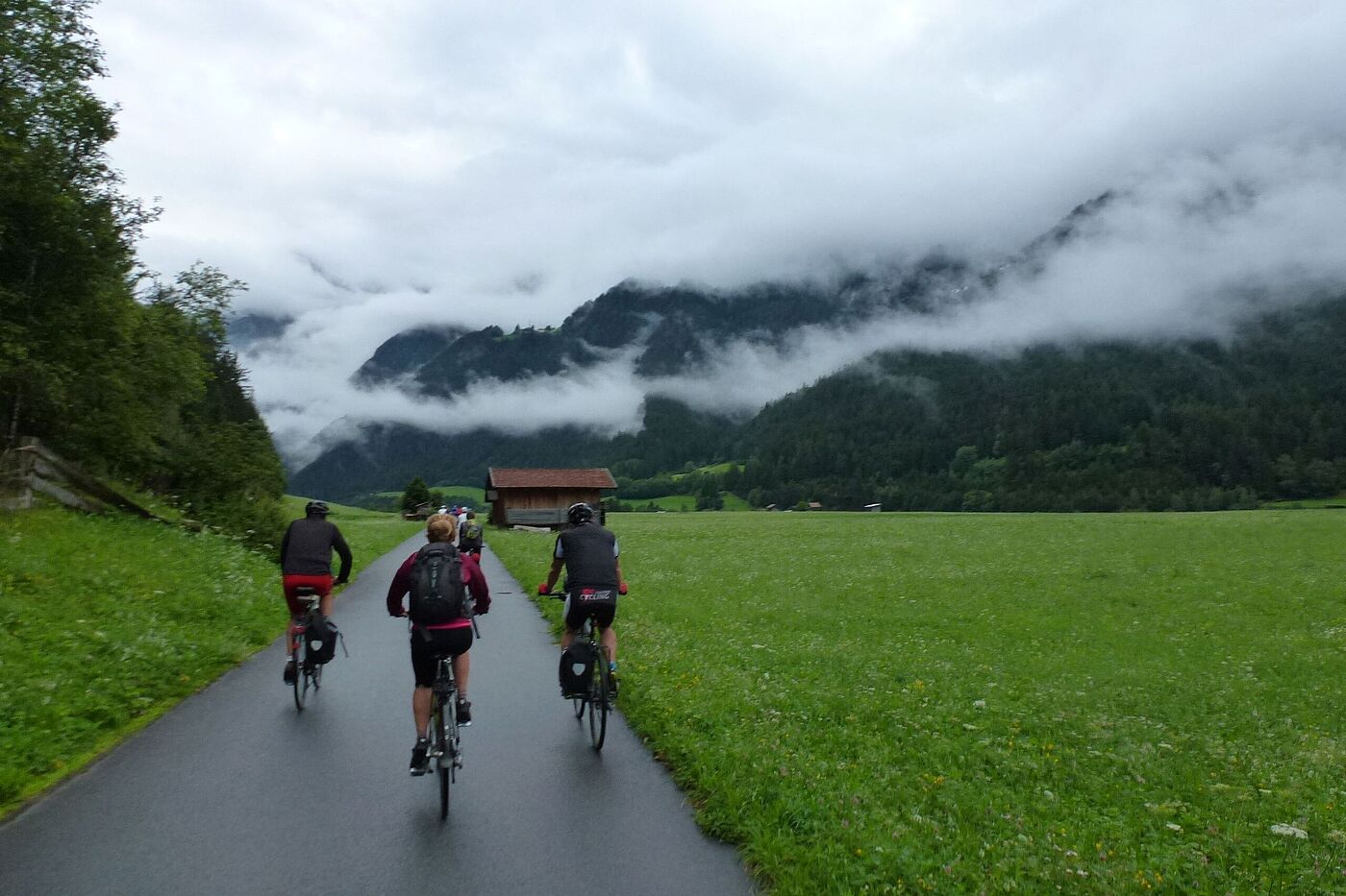 Die Wolken hängen noch tief.