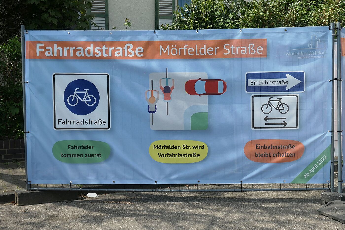 Fahrradstraße Mörfelder Straße im Stadtteil Walldorf