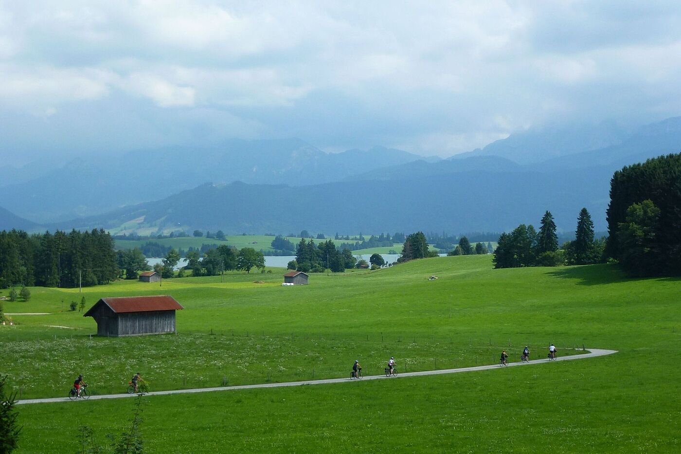 Die Alpen kommer näher.