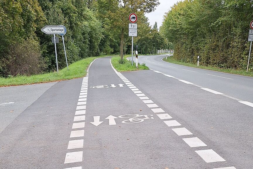 Radwegefurt L3094 bei Wallerstädten (Groß-Gerau) Radwegefurt L3094 bei Wallerstädten (Groß-Gerau)