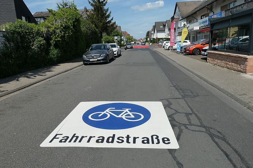 Fahrradstraße Mörfelder Straße im Stadtteil Walldorf Fahrradstraße Mörfelder Straße im Stadtteil Walldorf