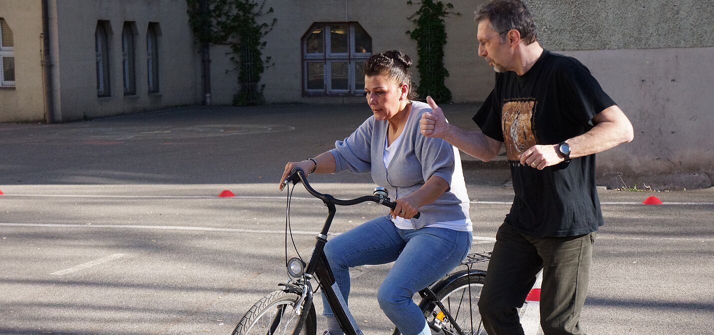 Fahrradfahrschule Radfahren lernen in der Fahrradfahrschule