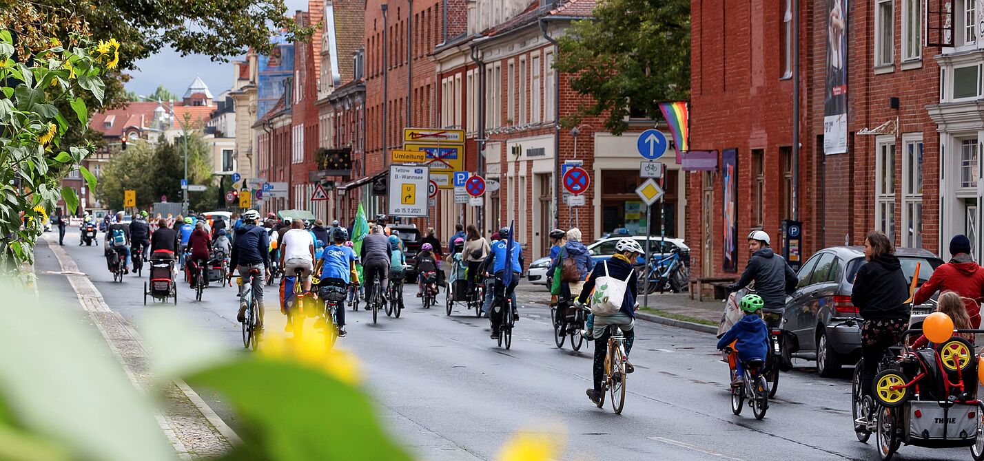 Familen-Fahrraddemo in Potsdam