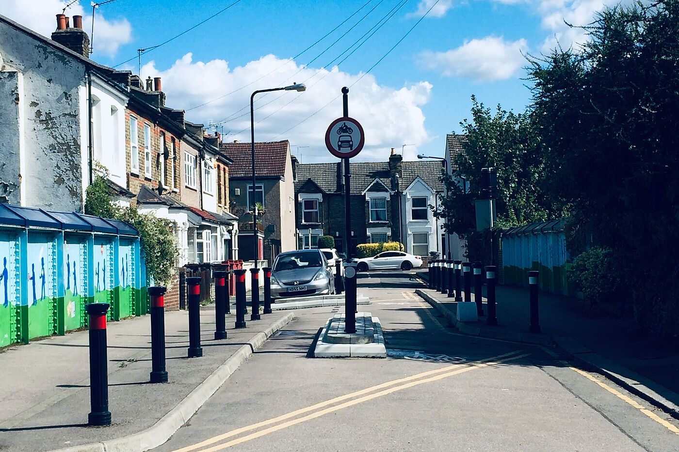 Mini-Hollands in London: Durchfahrt nicht mehr möglich. Mini-Hollands in London: Durchfahrt nicht mehr möglich.